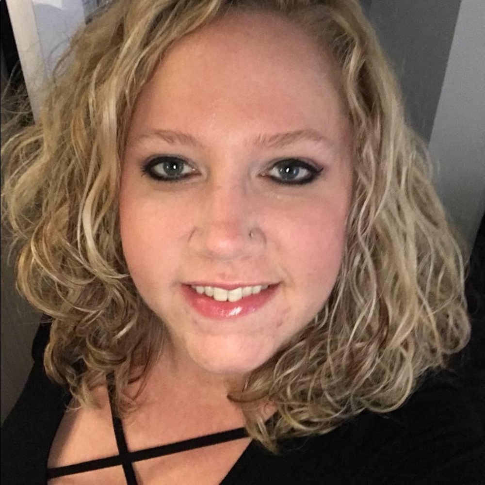 Meet your Posher, Amanda